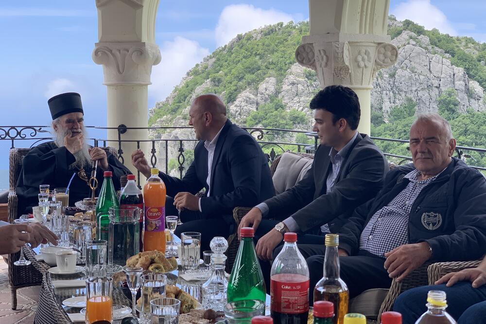 Za slavskom trpezom, Foto: Vuk Lajović