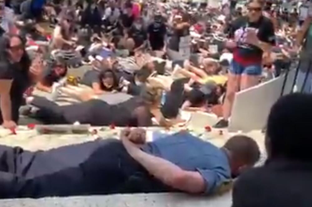 Sa protesta, Foto: Screenshot/Twitter