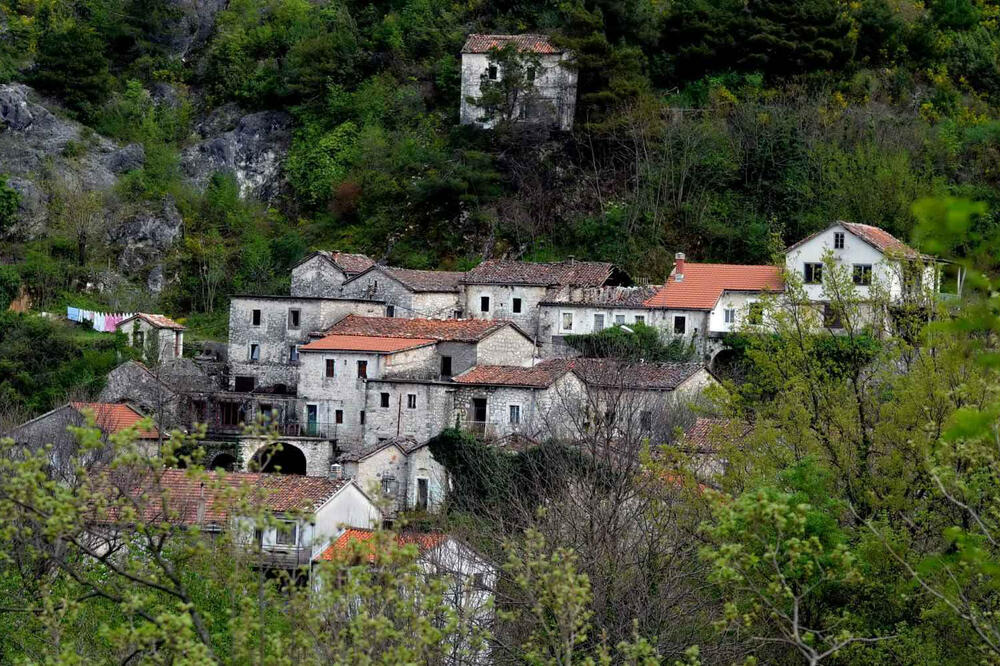 Godinje, Foto: Anto Baković
