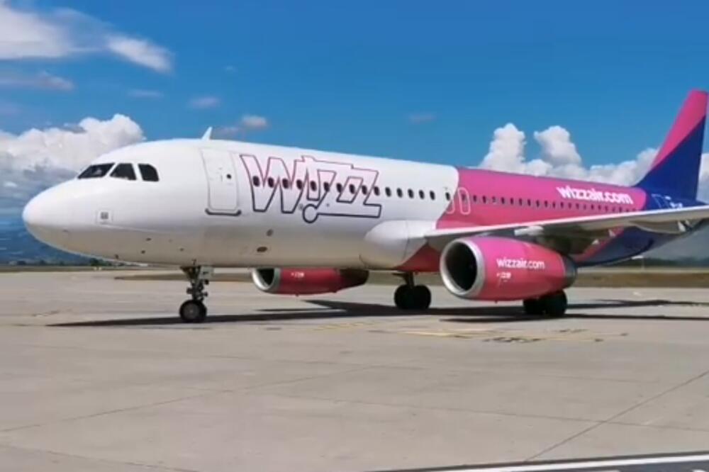 Avion iz Budimpešte, Foto: Printscreen Facebook