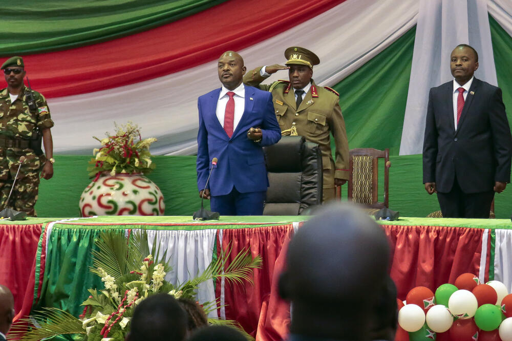 Nkurunziza se zaklinje kao predsjednik Burundija: Slika iz 2015. godine, Foto: Beta/AP