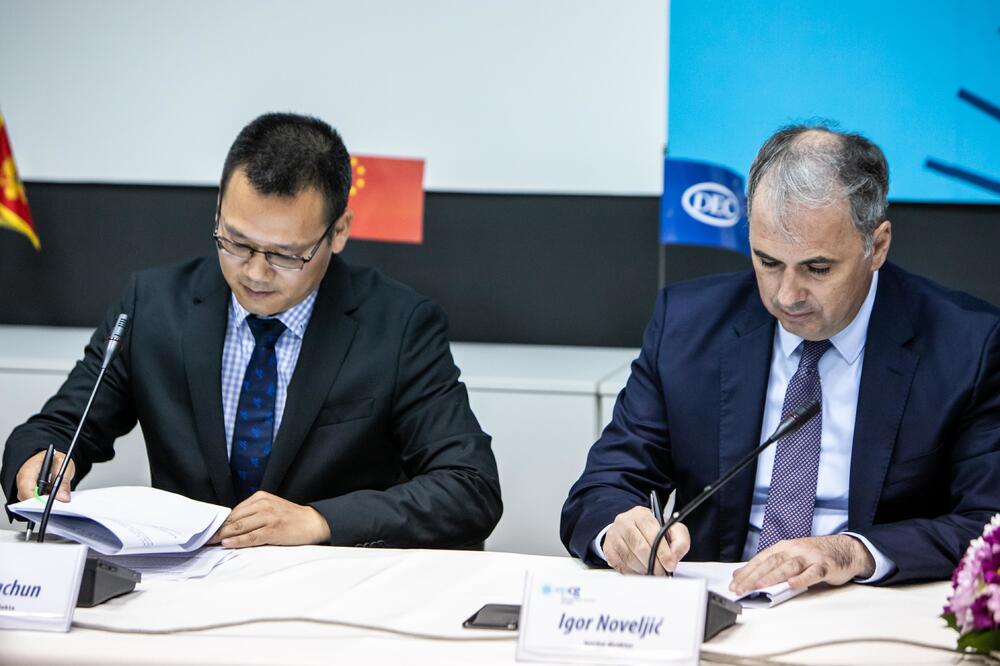 Siguran posao za 1.200 radnika: Sa potpisivanja ugovora, Foto: Đorđe Cmiljanić