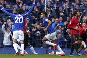 Fudbaleri Evertona pristali na dvostruko manje plate