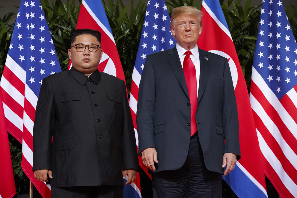 Kim Džong Un i Donald Tramp prilikom susreta iz 2018. godine, Foto: AP
