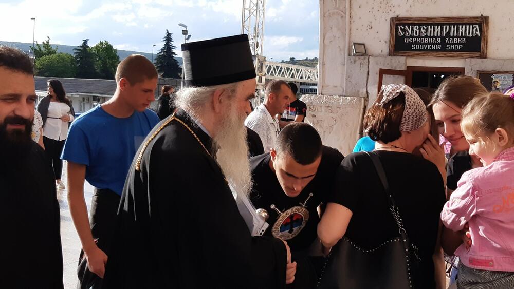 Amfilohije večeras ispred Hrama