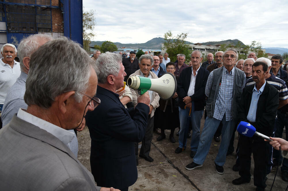 Sa jednog od protesta bivših radnika "Radoja Dakića", Foto: Savo Prelević