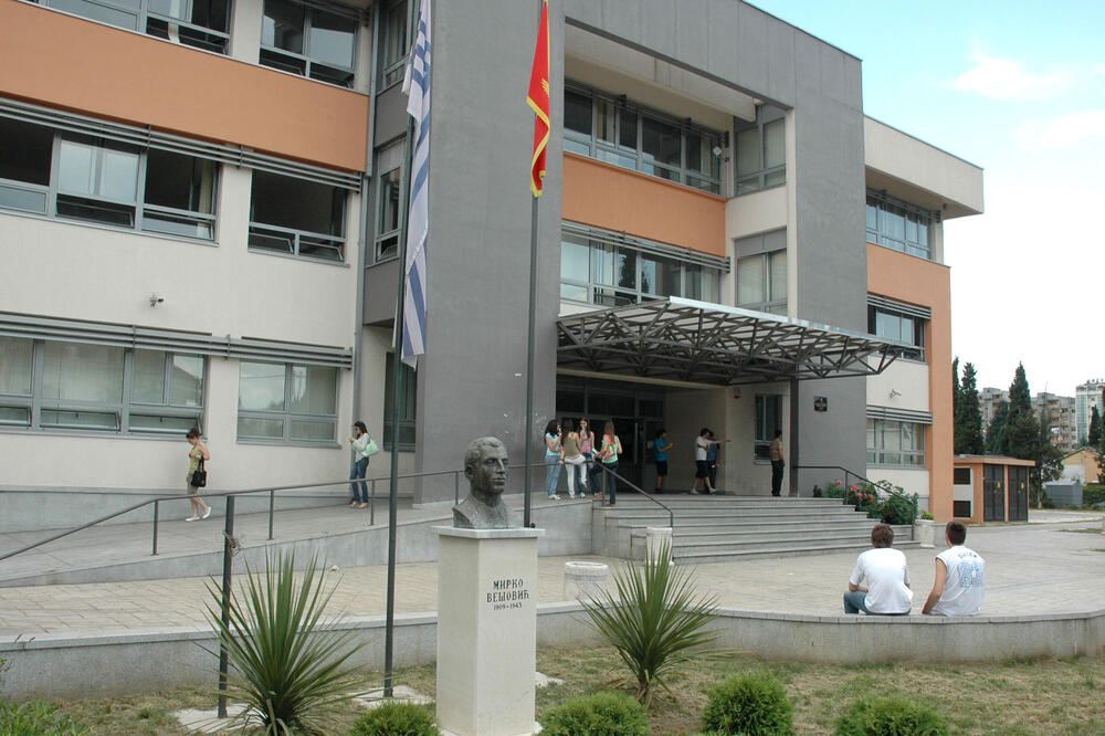 Srednja ekonomska škola "Mirko Vešović" u Podgorici, Foto: Luka Zeković