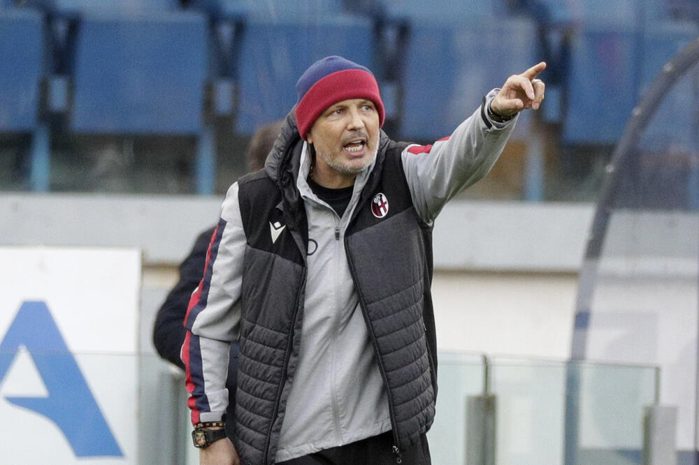 Mihajlović na treningi, Foto: AP