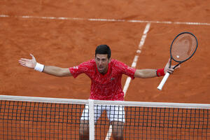 Francuzi Novaku Đokoviću posvetili teniski teren