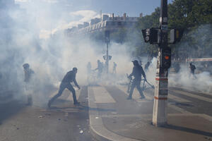 Protest protiv rasizma i nasilja u Parizu, demonstranti rastjerani...