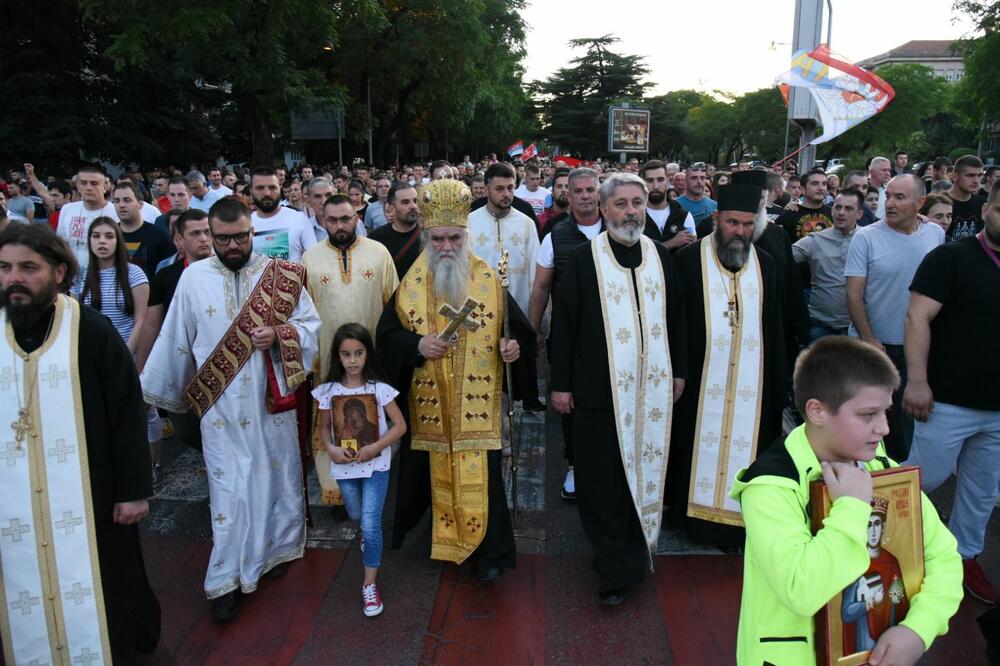 Amfilohije predvodi litiju u Podgorici, Foto: Savo Prelević