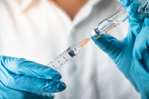 Velika Britanija počinje testiranje vakcine na dobrovoljcima