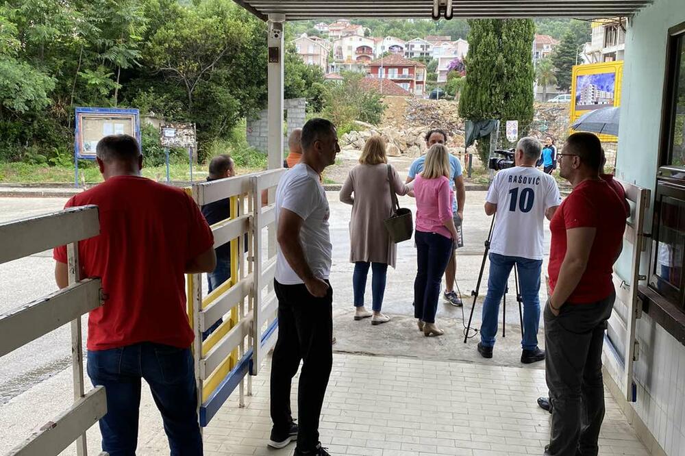 Bivši radnici firme "Valgo Montenegro", Foto: Milorad Milošević