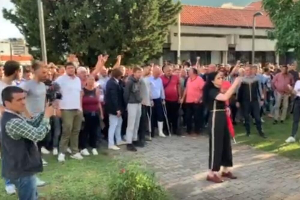Protest ispred stanice policije, Foto: Vuk Lajović