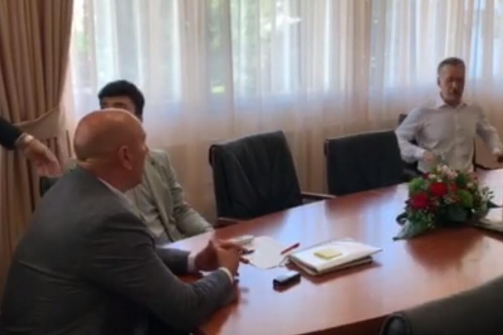 Carević u Bulatović u kabinetu, Foto: Screenshot