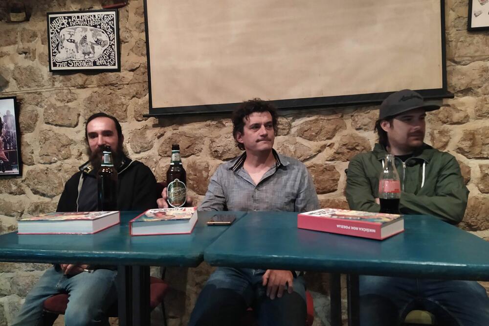 Detalj sa promocije zbirke "Nikšićka rok poezija", Foto: Svetlana Mandić