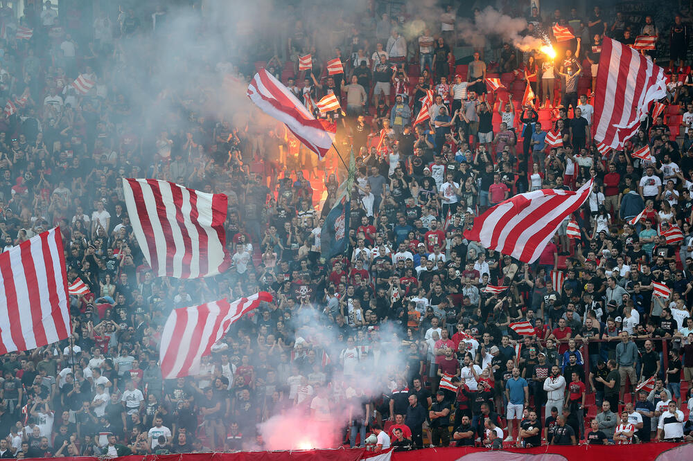 Navijači Crvene zvezde na večerašnjem meču, Foto: BETAPHOTO
