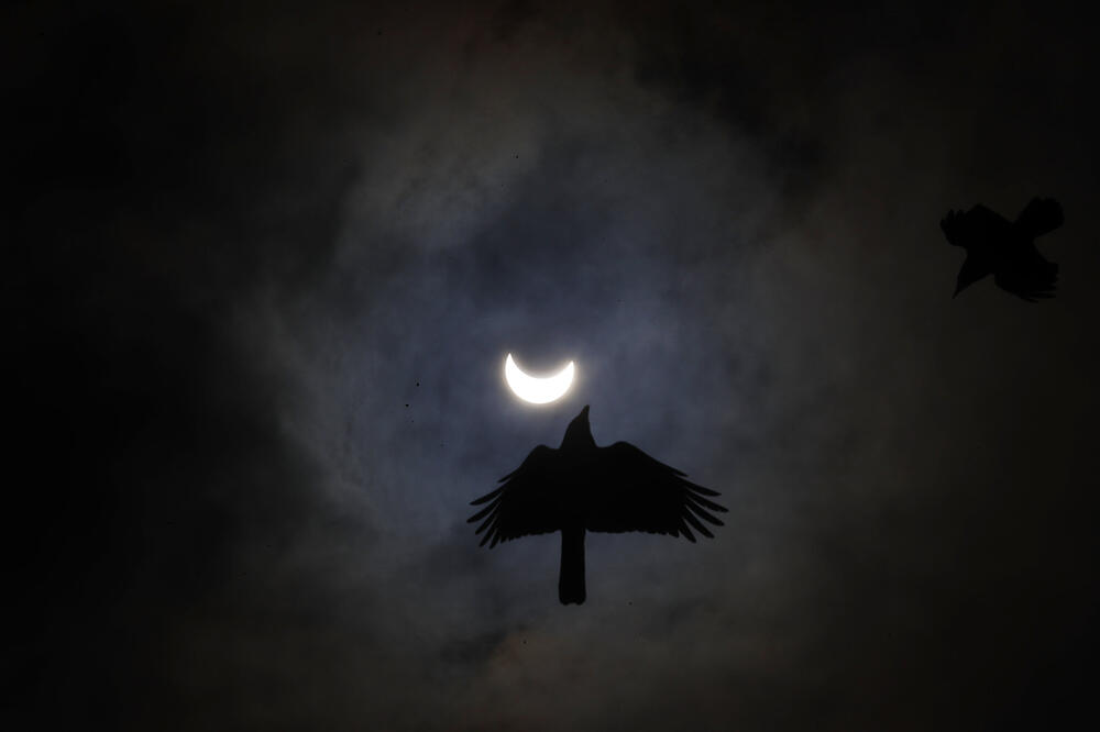 Solarna eklipsa u katmanduu u Nepalu, Foto: AP