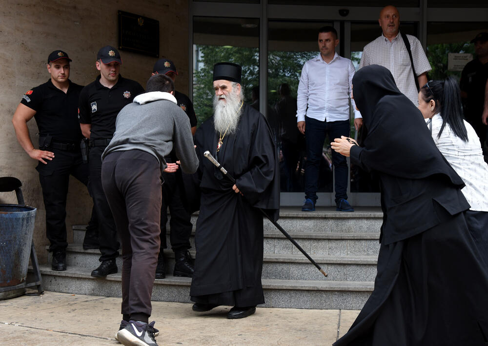 <p>Branioci mitropolita, advokati Božo Milonjić i Dragan Šoć kazali su da je prijava neodrživa i da u postupanju mitropolita nema elemenata krivičnog djela</p>