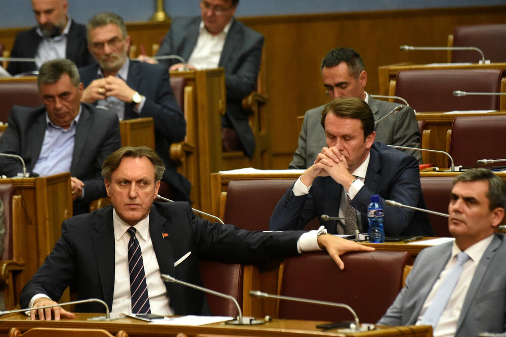 Iz SDP ne odgovaraju “Vijestima” da li će glasati za Predlog zakona, Foto: Boris Pejović