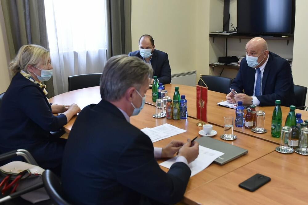 Bulatović na sastanku sa Radunovićem, Foto: Crnogorska