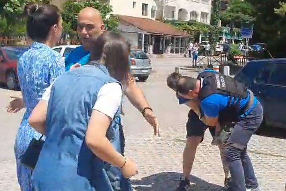 Incident ispred zgrade Opštine, Foto: Screenshot