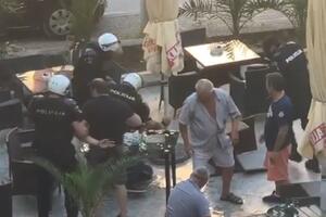 VIDEO Policija šutira muškarca prilikom hapšenja