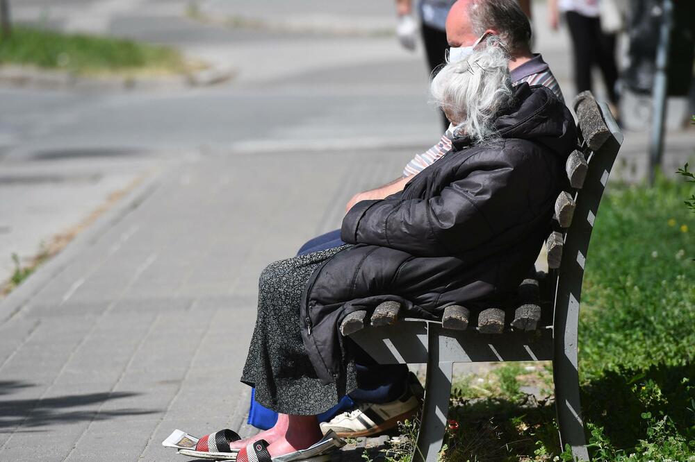 Posebnu pažnju pokloniti penzionerima sa primanjima ispod 50 eura (ilustracija), Foto: Betaphoto