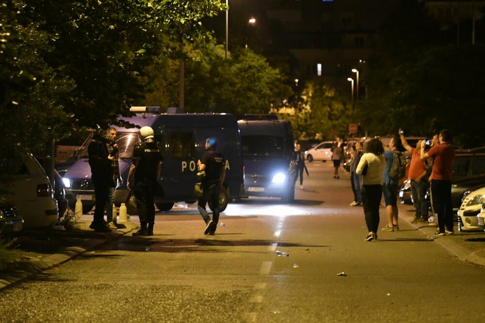 Detalj jučerašnjih događaja, Foto: Savo Prelević