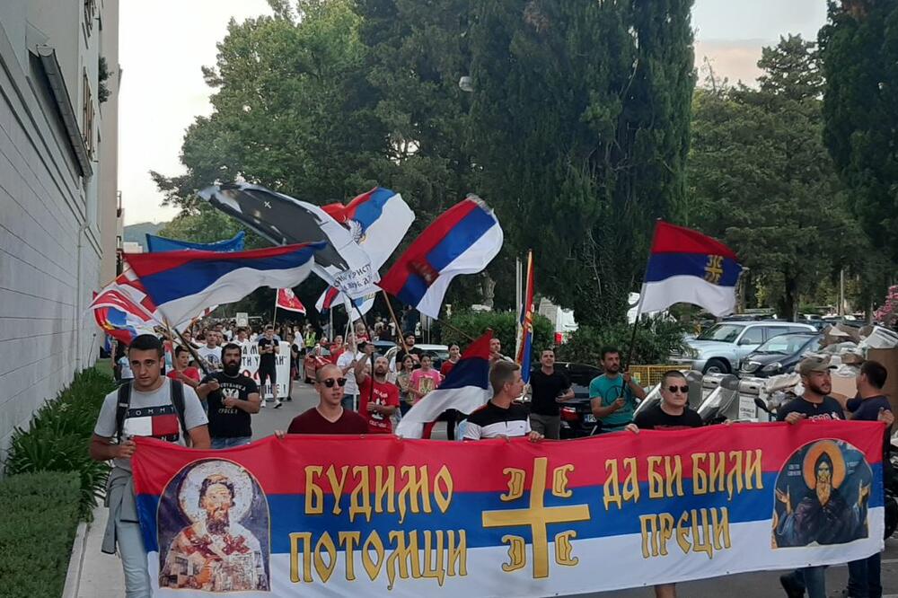 Litija ulicama Tivta, Foto: Siniša Luković