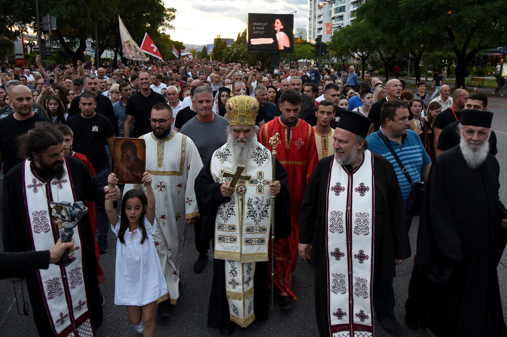 Sa jedne od litija u Podgorici koju je predvodio Amfilohije, Foto: Luka Zeković