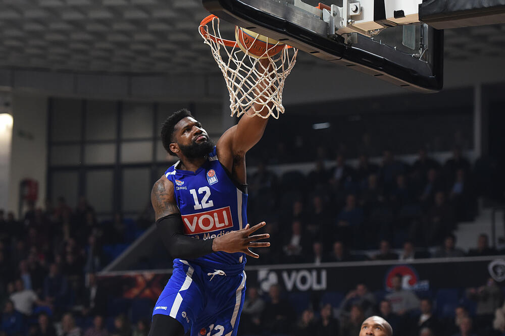 Hasan Martin u Olimpijakosu, Foto: Savo Prelević