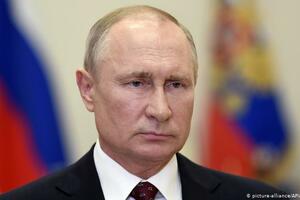 Putin osudio Makronove optužbe kao neosnovane