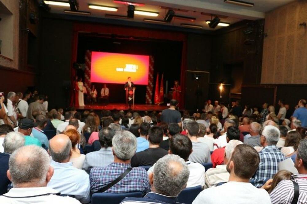 Demokrate, Foto: Demokrate