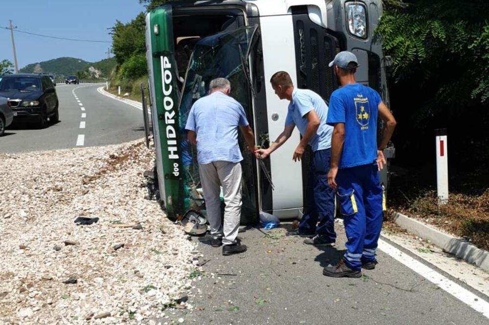 Mjesto prevrtanja kamiona