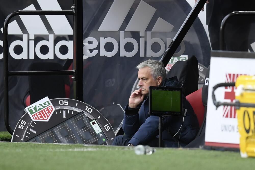 Murinjo na meču sa Šefildom, Foto: AP