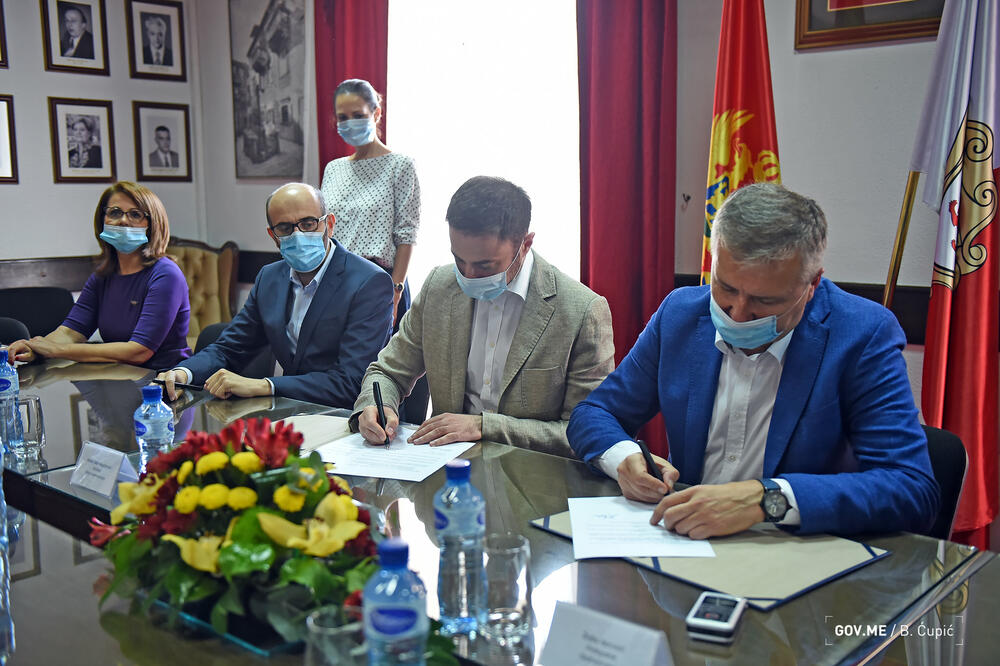 Potpisivanje Ugovora o sufinansiranju projekta digitalizacije bioskopa u Kotoru, Foto: Gov.me