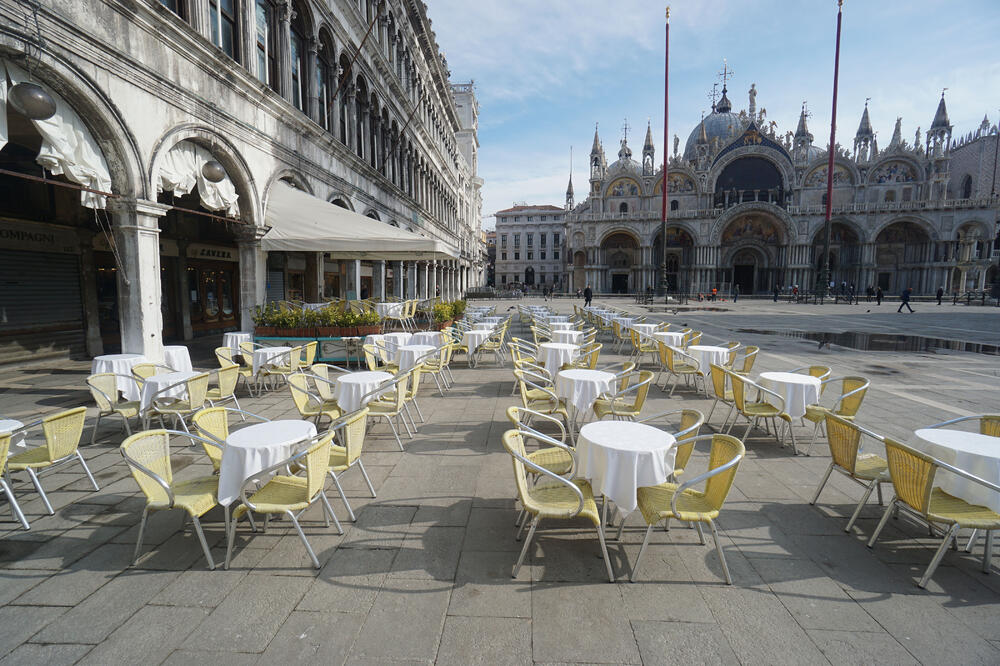 Prazan restoran u Veneciji, Foto: AP