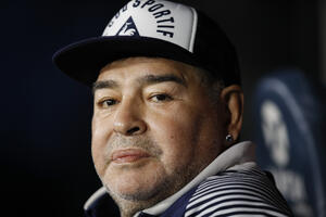 Maradona se "skinuo" s kokaina, ali ima problem sa alkoholom