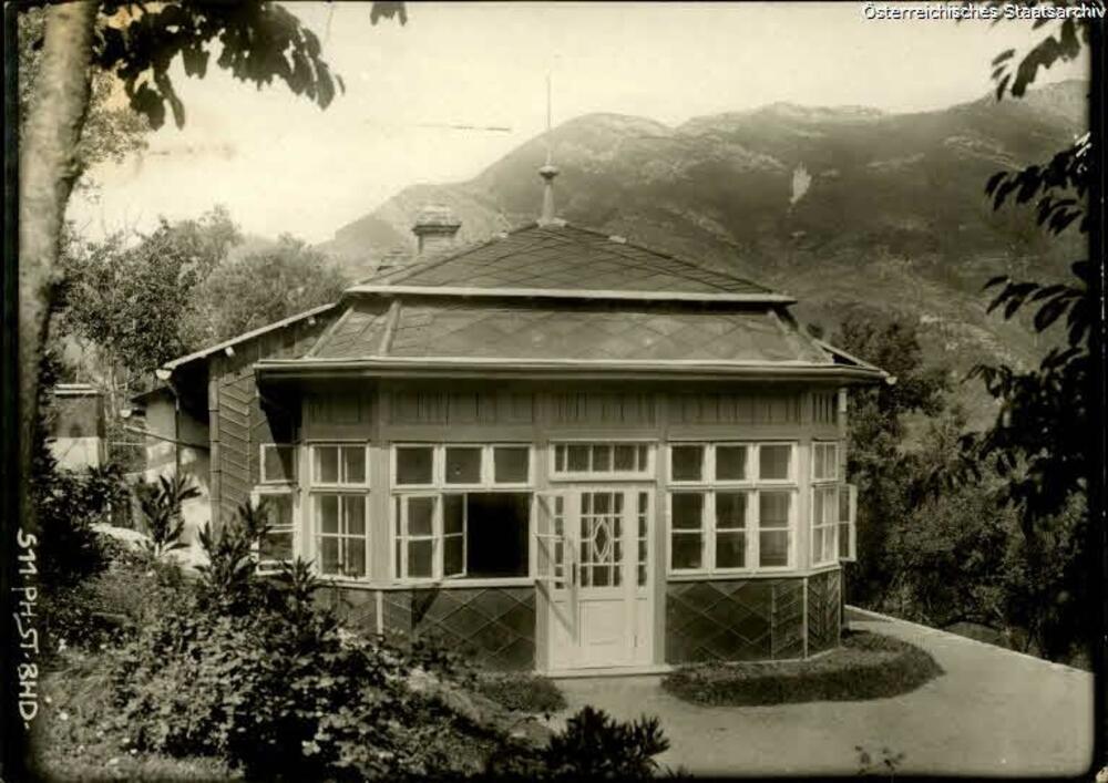 Zgrada oficirskog kluba u Lepetanima
