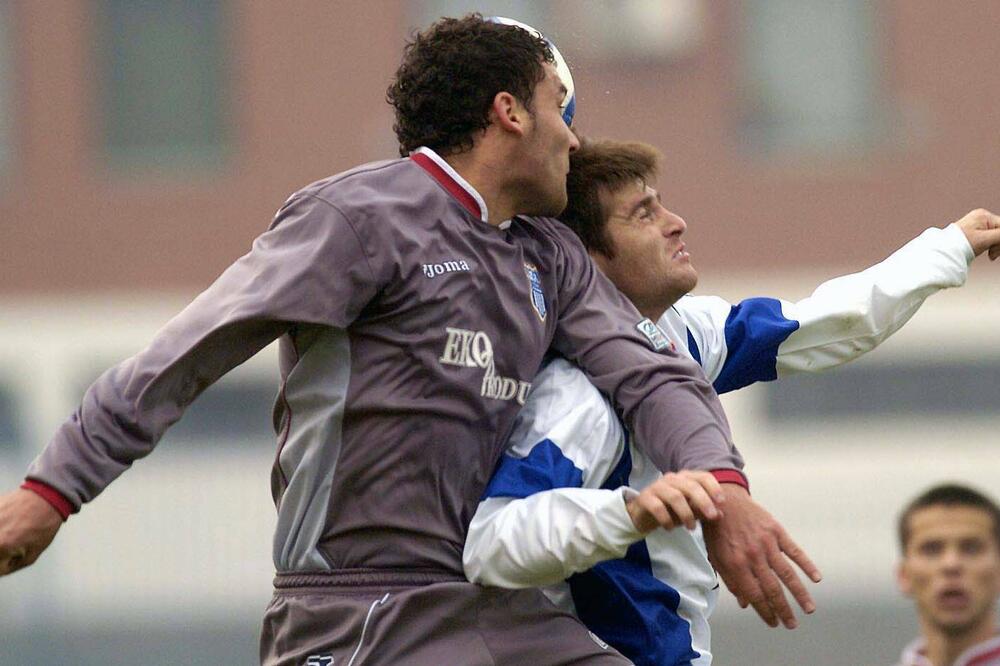 Tošić u duelu sa Markoskim iz Zete, Foto: BETAPHOTO