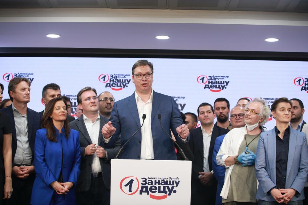 Predsjednik SNS-a Aleksandar Vučić u partijskom štabu nakon izbora, Foto: Betaphoto