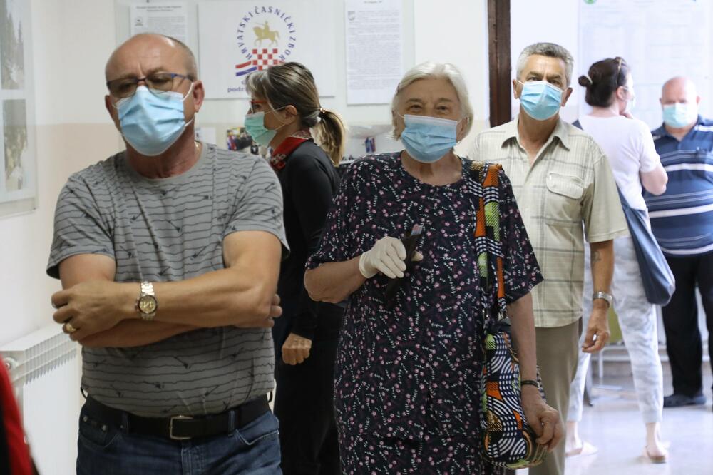 Sa jednog od birališta, Foto: Betaphoto