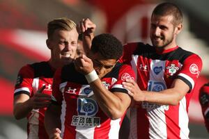 Gol sa 40 metara: Sautempton iznenadio "građane"