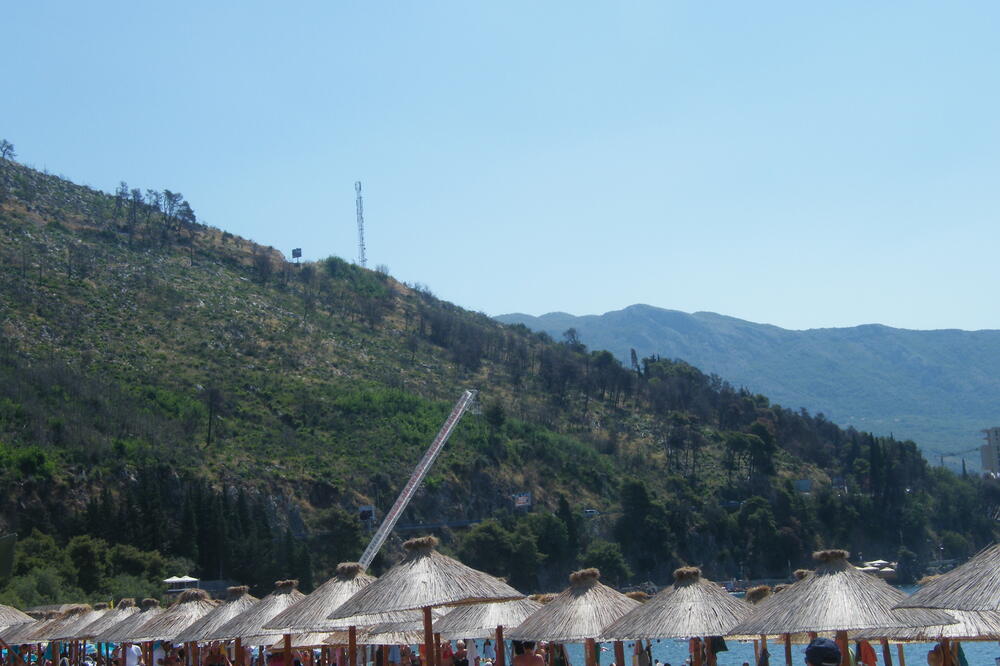 emljište Global Montenegra na brdu Košljun, Foto: Vuk Lajović