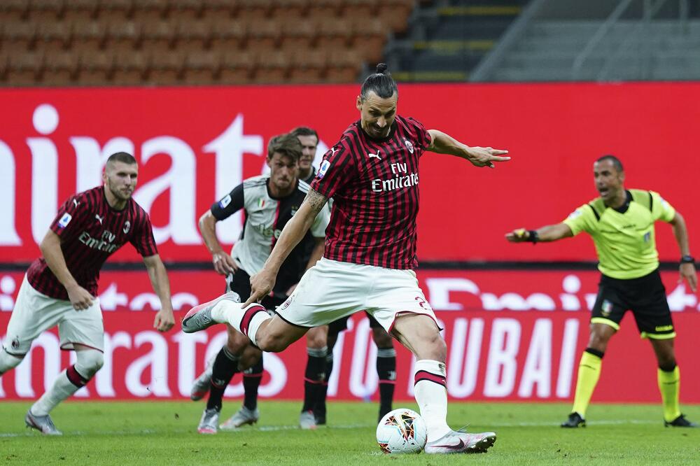 Ibrahimović postiže gol za Milan, Foto: AP