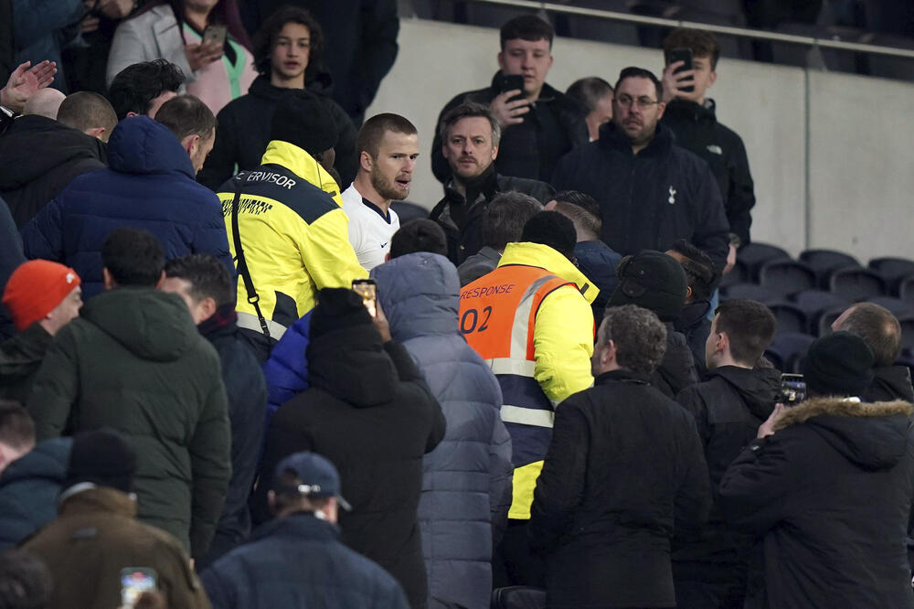 Erik Dajer na tribinama, Foto: AP