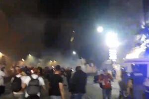 Nova.rs: Policija ispalila suzavac na građane, projektil zbog...