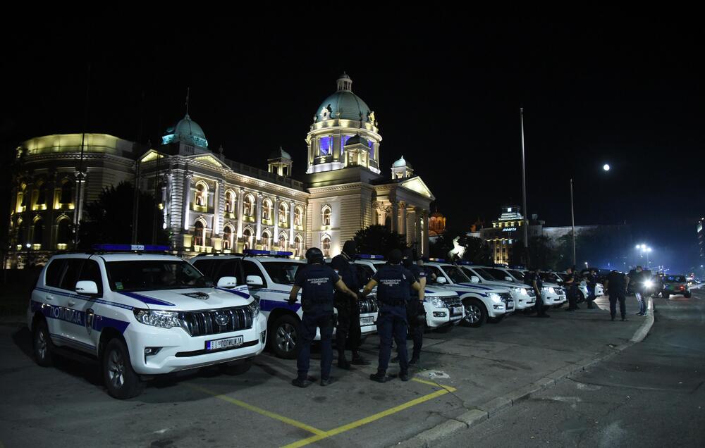 <p>Reporter “Vijesti” na protestima u Beogradu gdje hiljade nezadovoljnih, mahom mladih, zajedno izlaze na ulice uprkos izraženim ideološkim i drugim razlikama</p>
