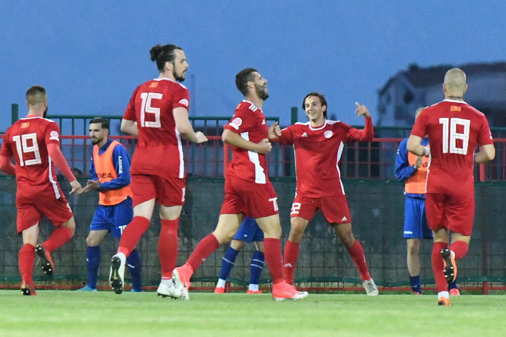 Upozoravaju da je Bokelj opasan rival: fudbaleri OFK Titograda, Foto: Savo Prelević